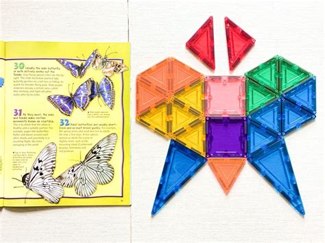 Teaching colors and shapes with magic magnetic tiles